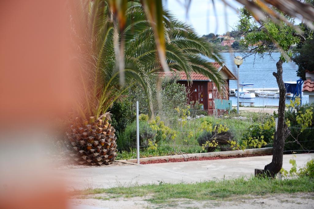 Apartments Katarina Veli Rat Luaran gambar