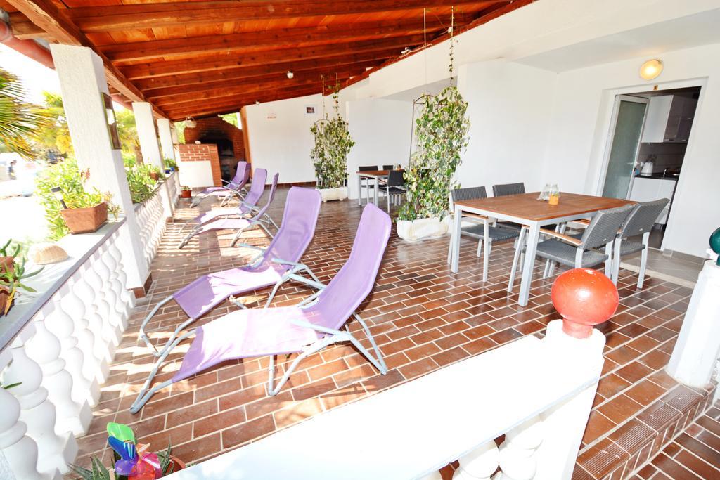 Apartments Katarina Veli Rat Luaran gambar
