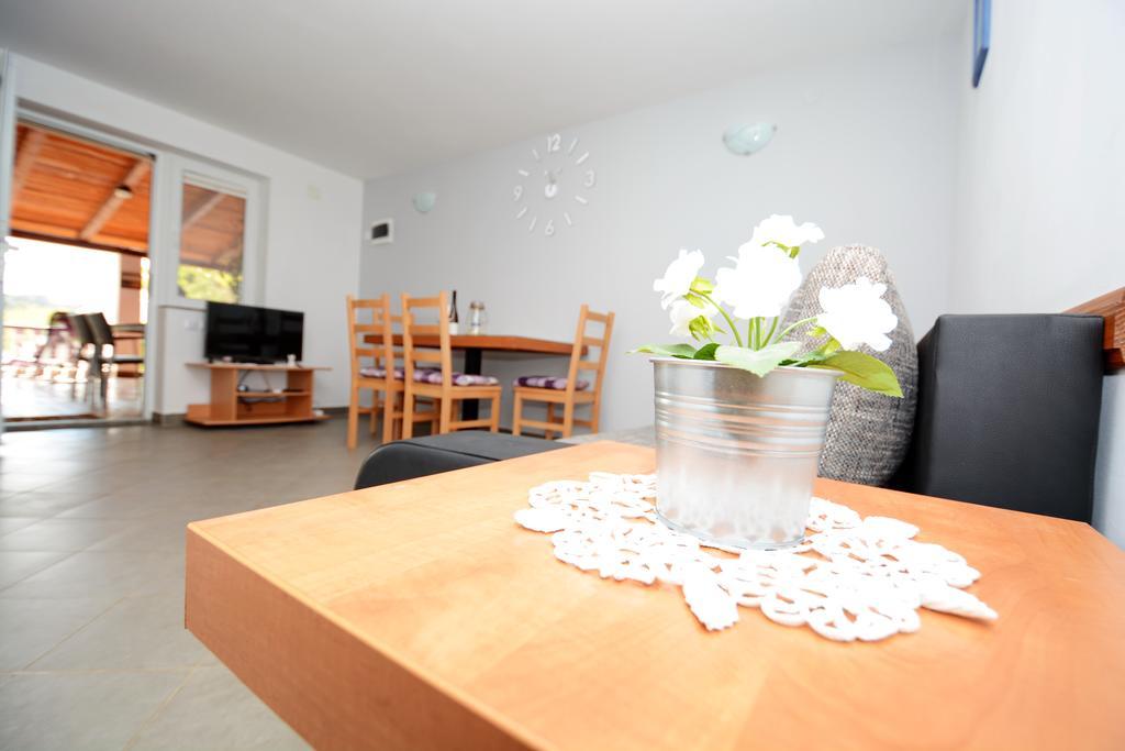 Apartments Katarina Veli Rat Luaran gambar